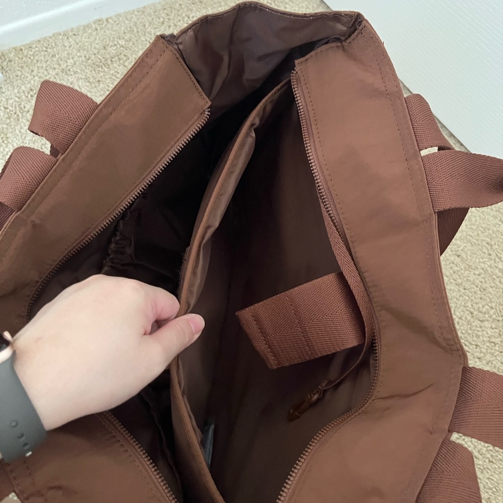 NWT BEIS Sports Carryall Bag in Maple - Picture 7 of 11